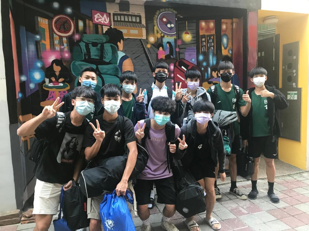 Hostel Mydeer Backpacker Tainan Zewnętrze zdjęcie