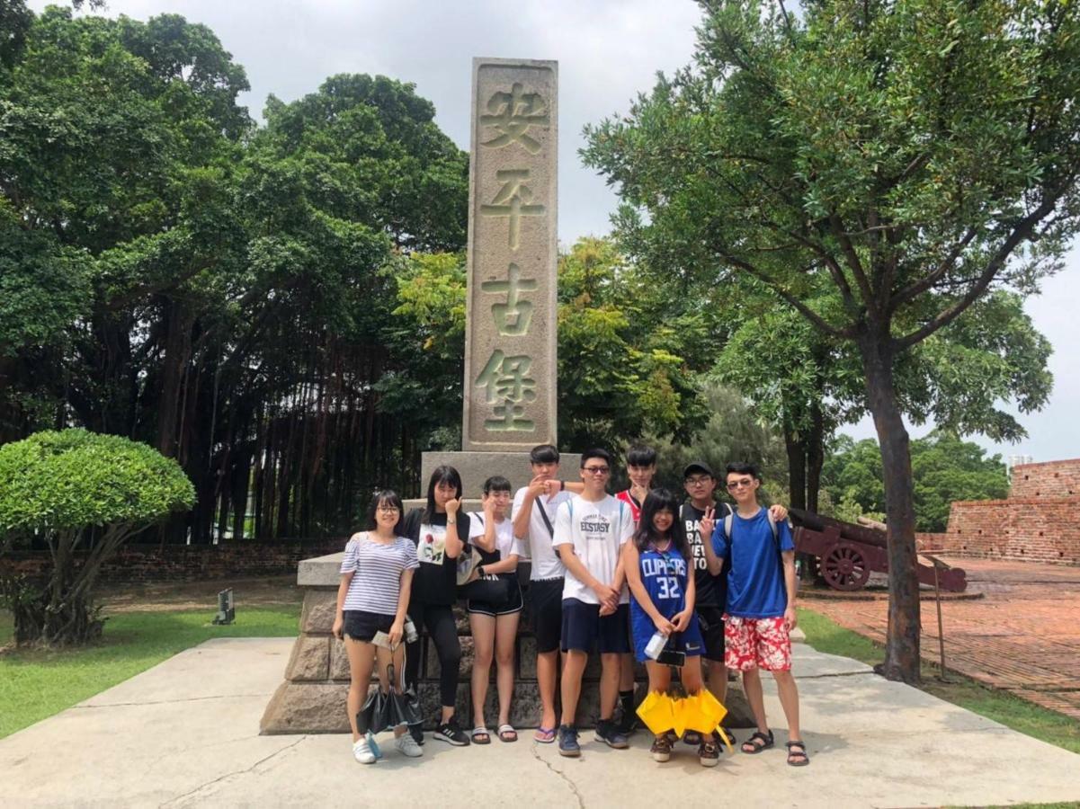 Hostel Mydeer Backpacker Tainan Zewnętrze zdjęcie